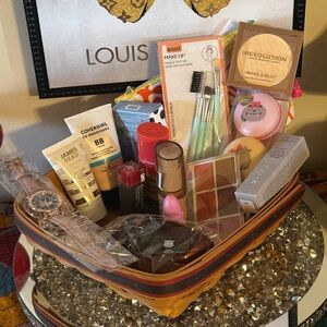 Makeup Bundle with Cosmetic Bag.